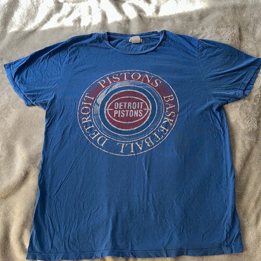 Vintage Detroit Pistons Basketball Junk Food Tee